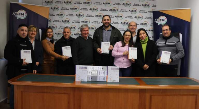 Alem: presentan libro "Rompiendo Décadas: De la idea a la acción" imagen-48