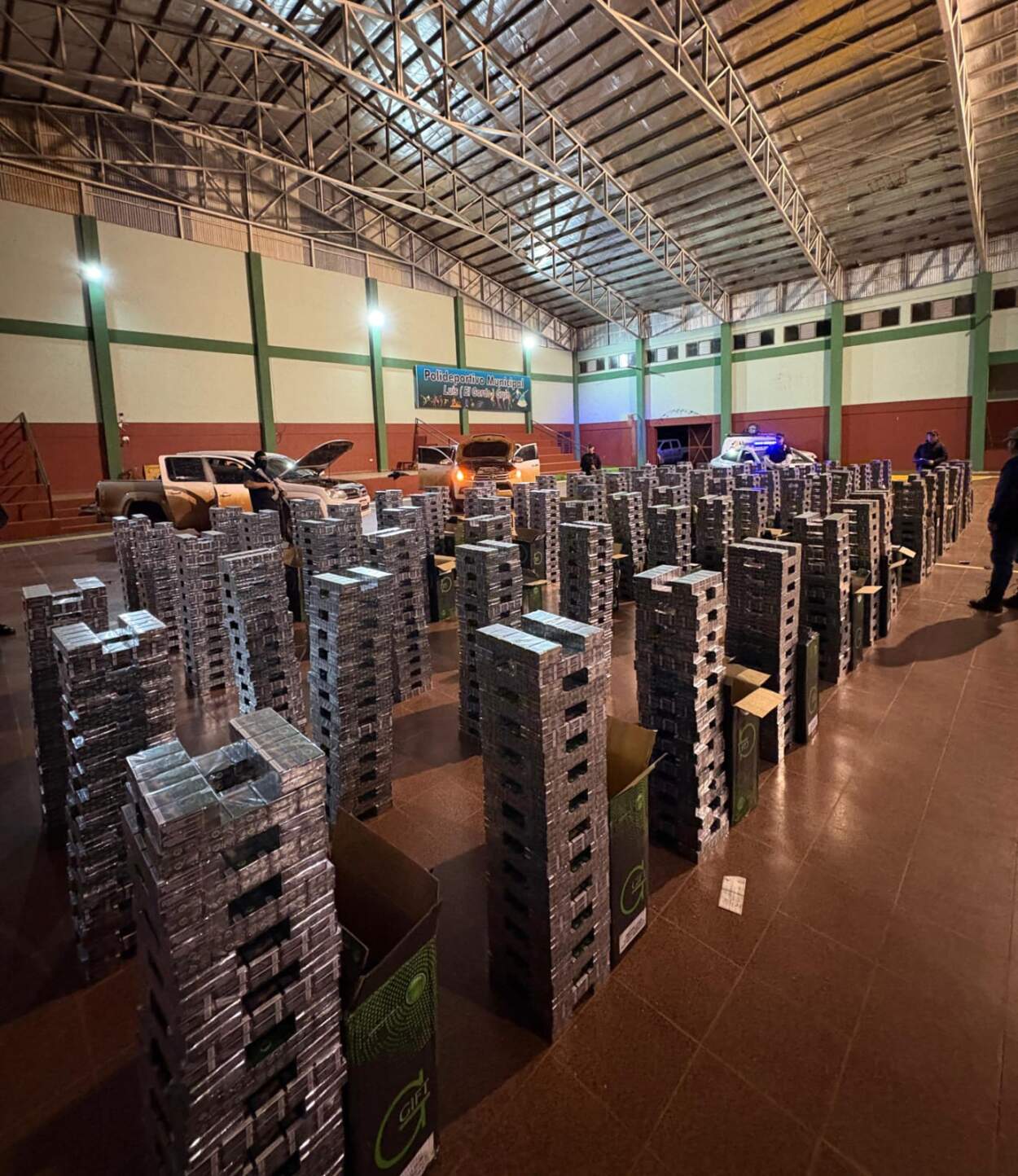 San Pedro: secuestran camionetas cargadas con 40 mil atados de cigarrillos valuados en $79 millones 5 San Pedro: secuestran camionetas cargadas con 40 mil atados de cigarrillos valuados en $79 millones imagen-4