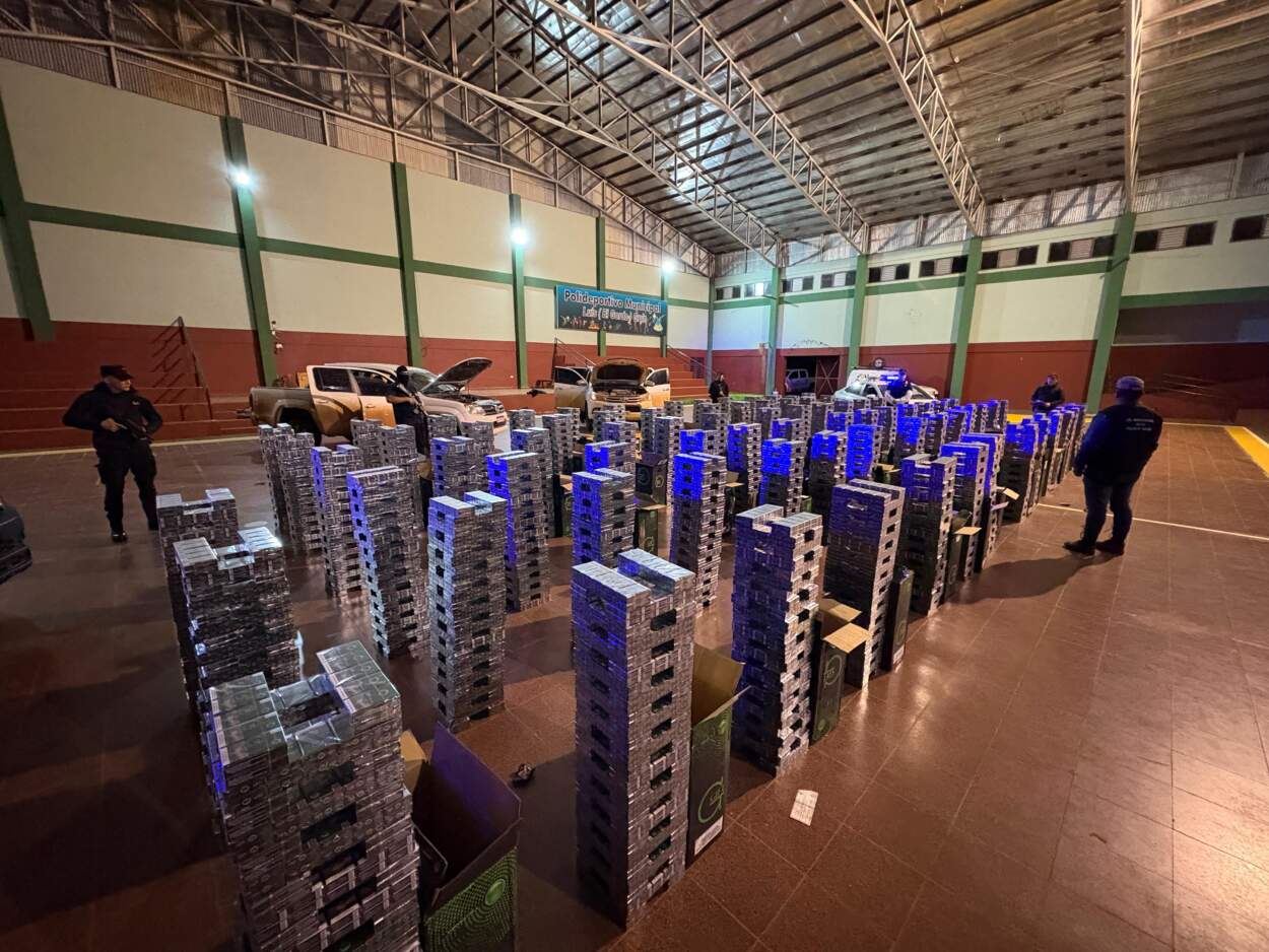 San Pedro: secuestran camionetas cargadas con 40 mil atados de cigarrillos valuados en $79 millones 7 San Pedro: secuestran camionetas cargadas con 40 mil atados de cigarrillos valuados en $79 millones imagen-6