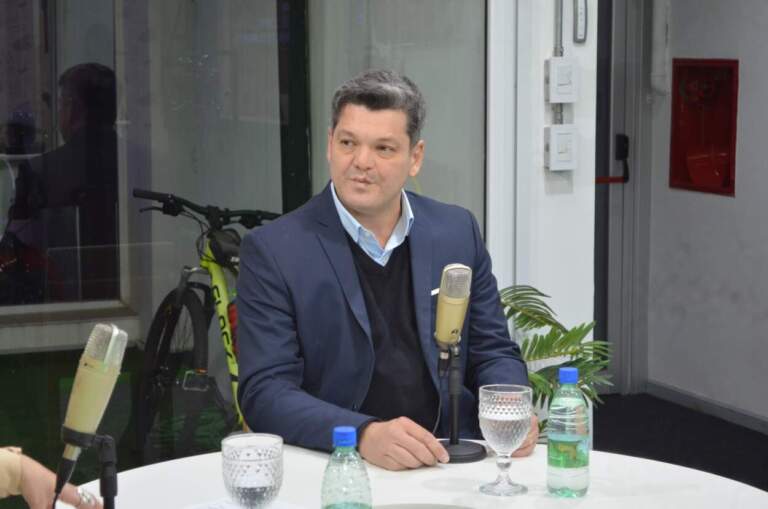 Nuevo tratamiento capilar que combina diagnóstico médico, mesoterapia y seguimiento personalizado para frenar la caída del cabello imagen-10