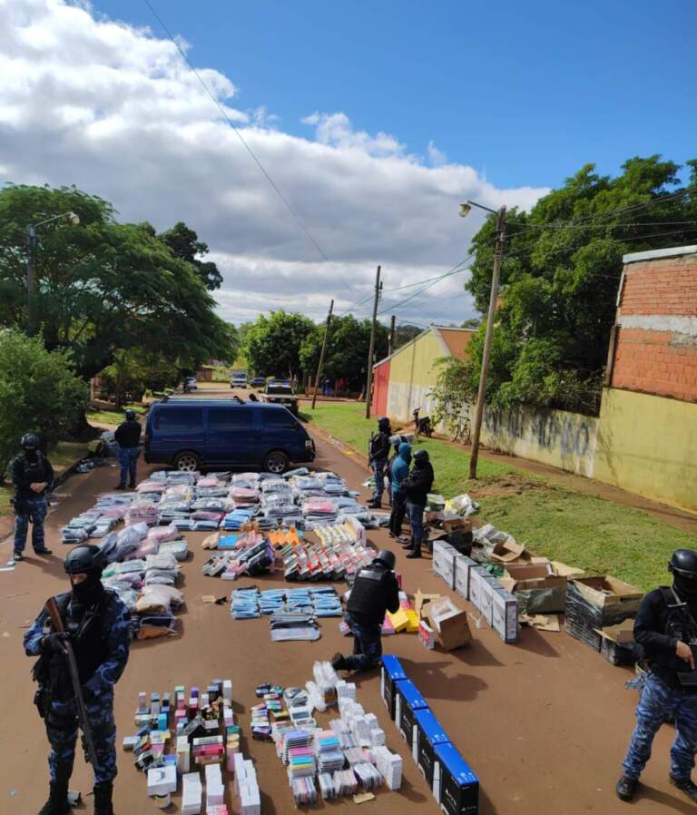 Desmantelan una millonaria operación de contrabando en Puerto Iguazú: un detenido y $40 millones en secuestros imagen-38