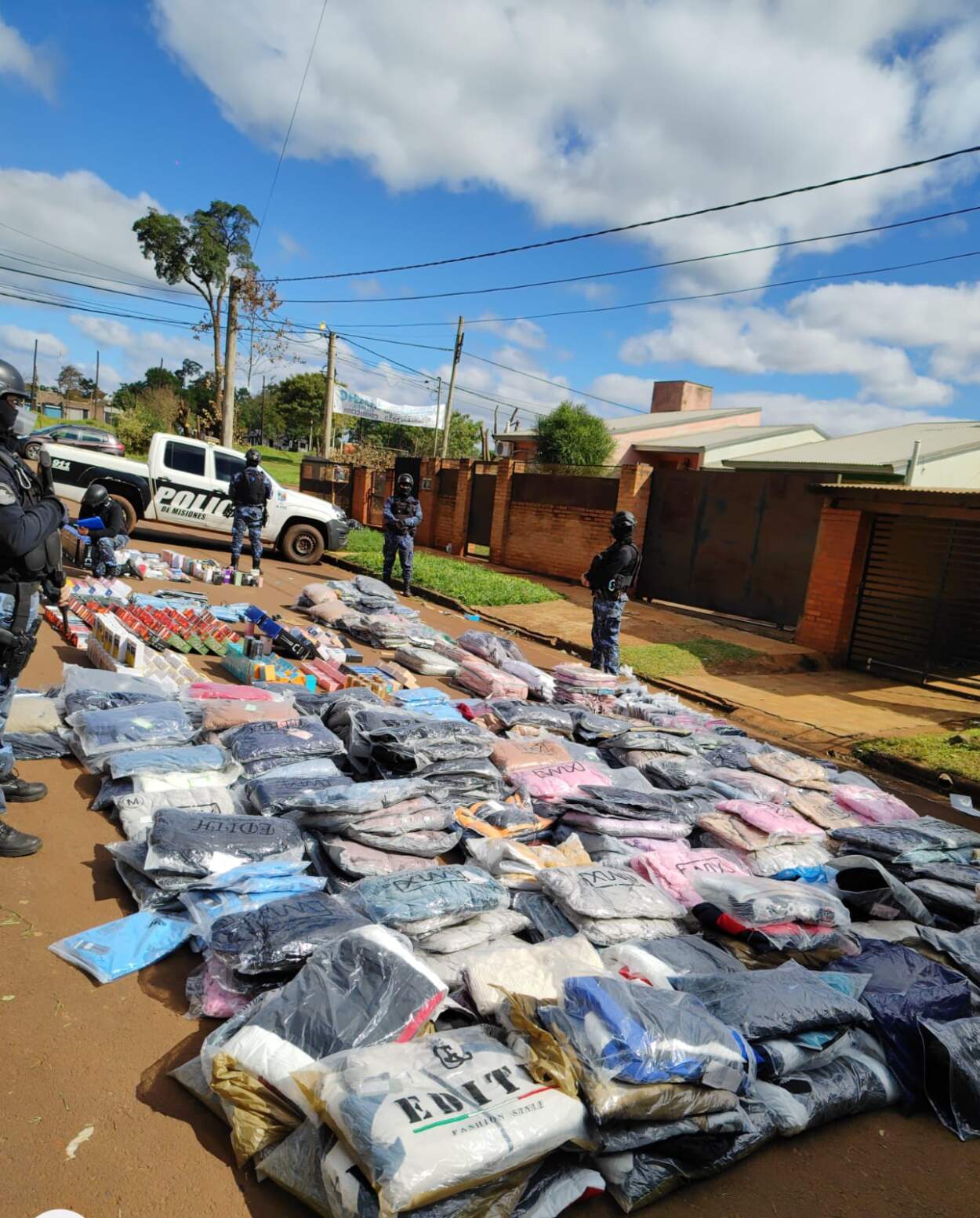 Desmantelan una millonaria operación de contrabando en Puerto Iguazú: un detenido y $40 millones en secuestros imagen-2