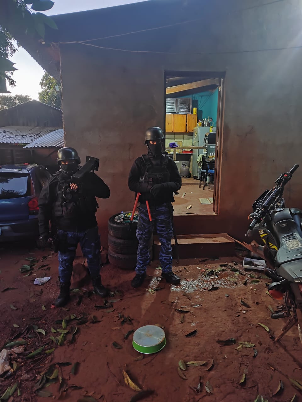 La Policía desarticuló dos narcokioscos en Puerto Iguazú: dos detenidos, 80 dosis de cocaína, pedra y marihuana incautadas imagen-2