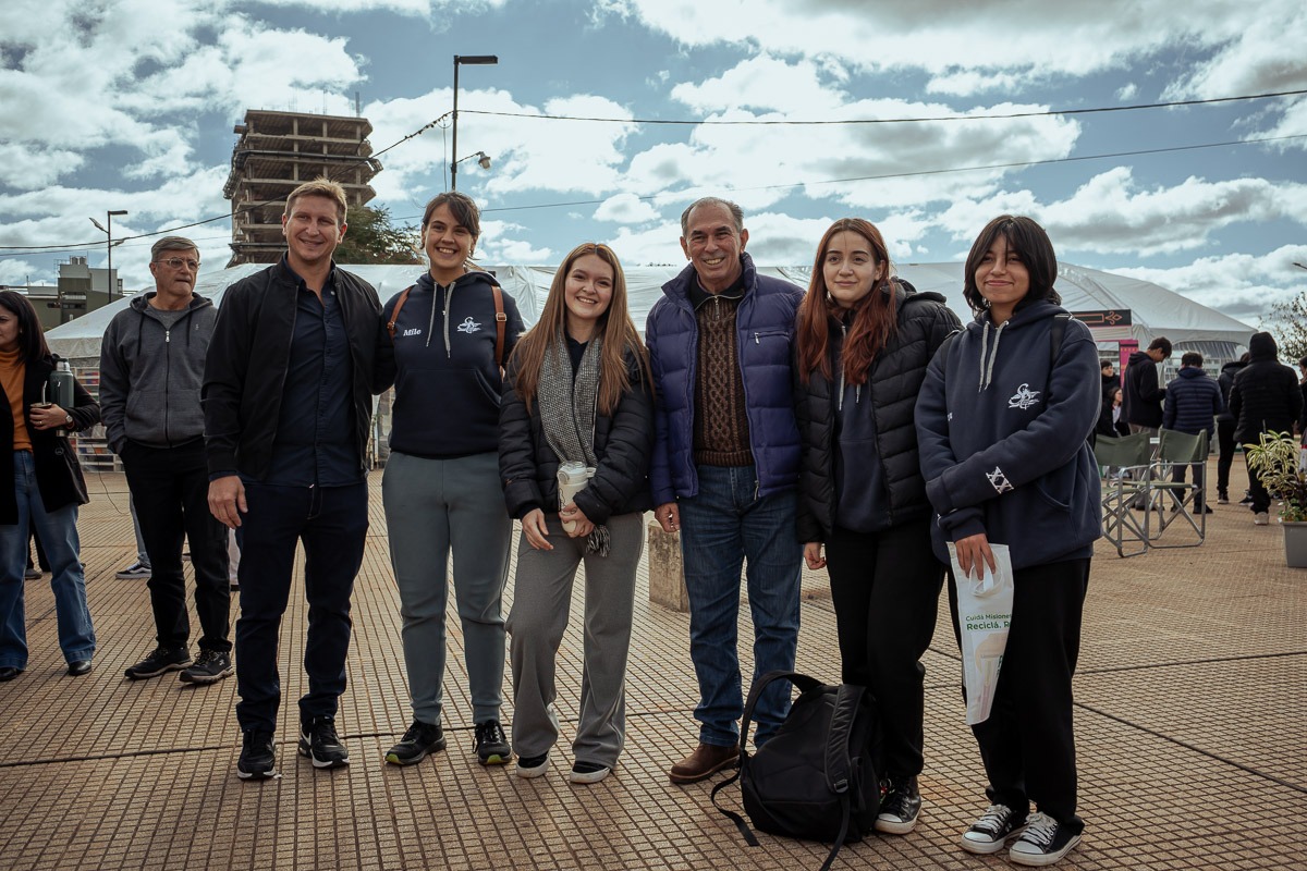 “El contacto con el libro nos forma de otra manera” dijo Stelatto en su visita a la Feria 17 “El contacto con el libro nos forma de otra manera” dijo Stelatto en su visita a la Feria imagen-16