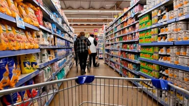 El Gobierno espera que la inflación de mayo sea más baja que en abril y el mercado proyecta un índice de precios de 2% imagen-27