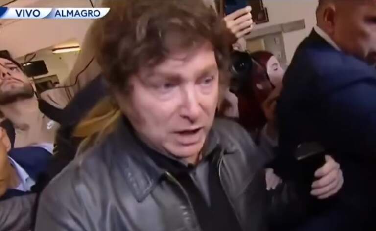 Elecciones Caba: "Macri está hecho un llorón", dijo Milei por acusaciones de "campaña sucia" imagen-14