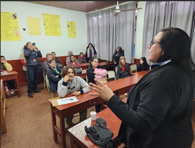 En Oberá, el programa "Estamos con Vos" acercó servicios de salud y de asesoramiento para más de 400 vecinos 5 En Oberá, el programa "Estamos con Vos" acercó servicios de salud y de asesoramiento para más de 400 vecinos imagen-4