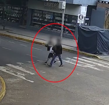 Ladrones detectados por cámaras del 911: fueron detenidos tras robar en un comercio de Posadas Ladrones detectados por cámaras del 911: fueron detenidos tras robar en un comercio de Posadas imagen-1