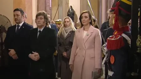 Tedeum del 25 de mayo: Javier Milei no saludó a Jorge Macri y esquivó a Victoria Villaruel Tedeum del 25 de mayo: Javier Milei no saludó a Jorge Macri y esquivó a Victoria Villaruel imagen-4