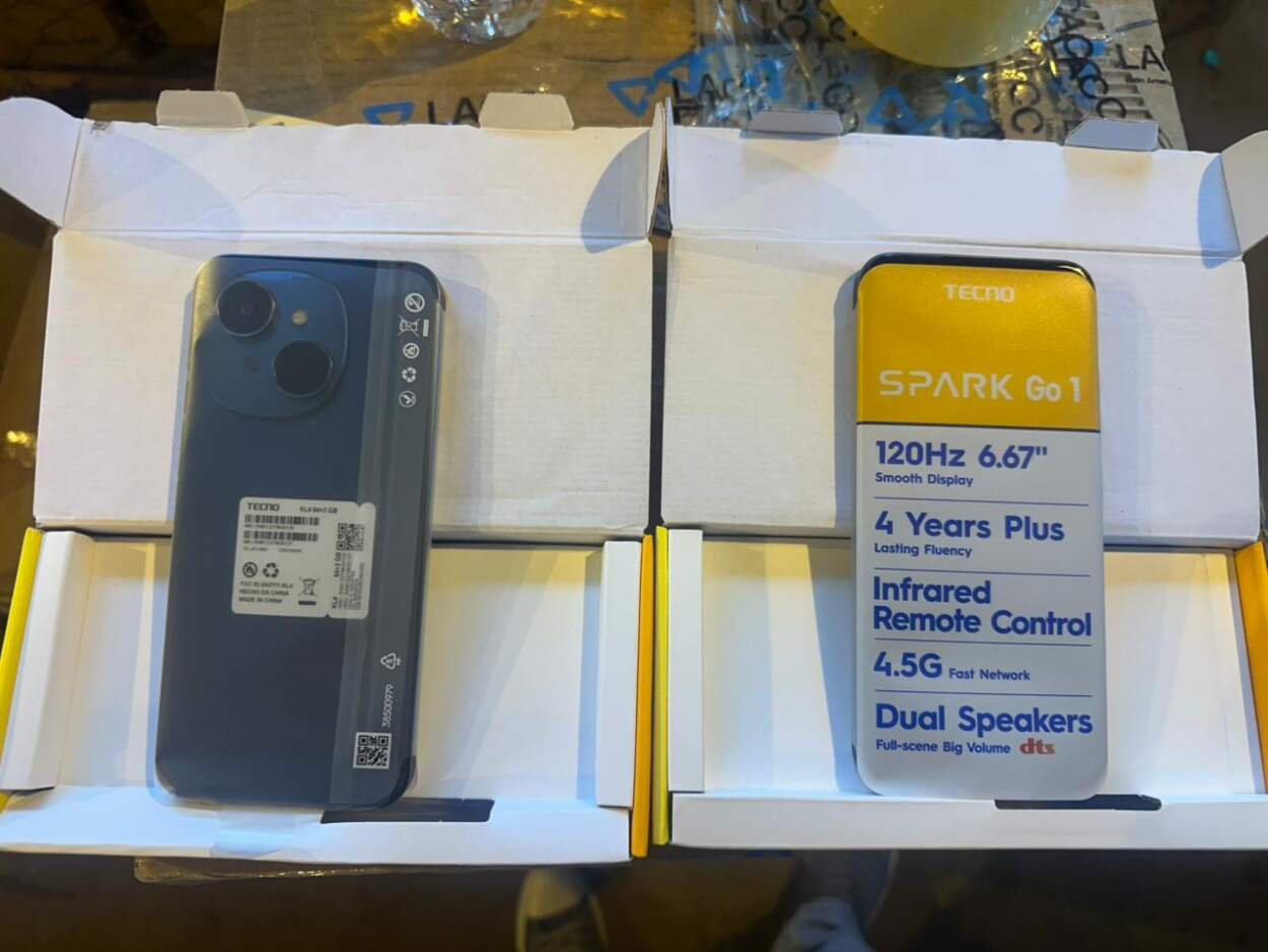 Aduana desactivó en el puente San Roque González de Santa Cruz una maniobra de más de 20.000 celulares por un valor que supera los USD 2,2 millones 9 Aduana desactivó en el puente San Roque González de Santa Cruz una maniobra de más de 20.000 celulares por un valor que supera los USD 2,2 millones imagen-8