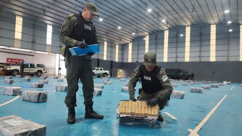 Gendarmería halló un lugar de acopio y decomisó más de 3 toneladas de marihuana en la zona Centro imagen-6