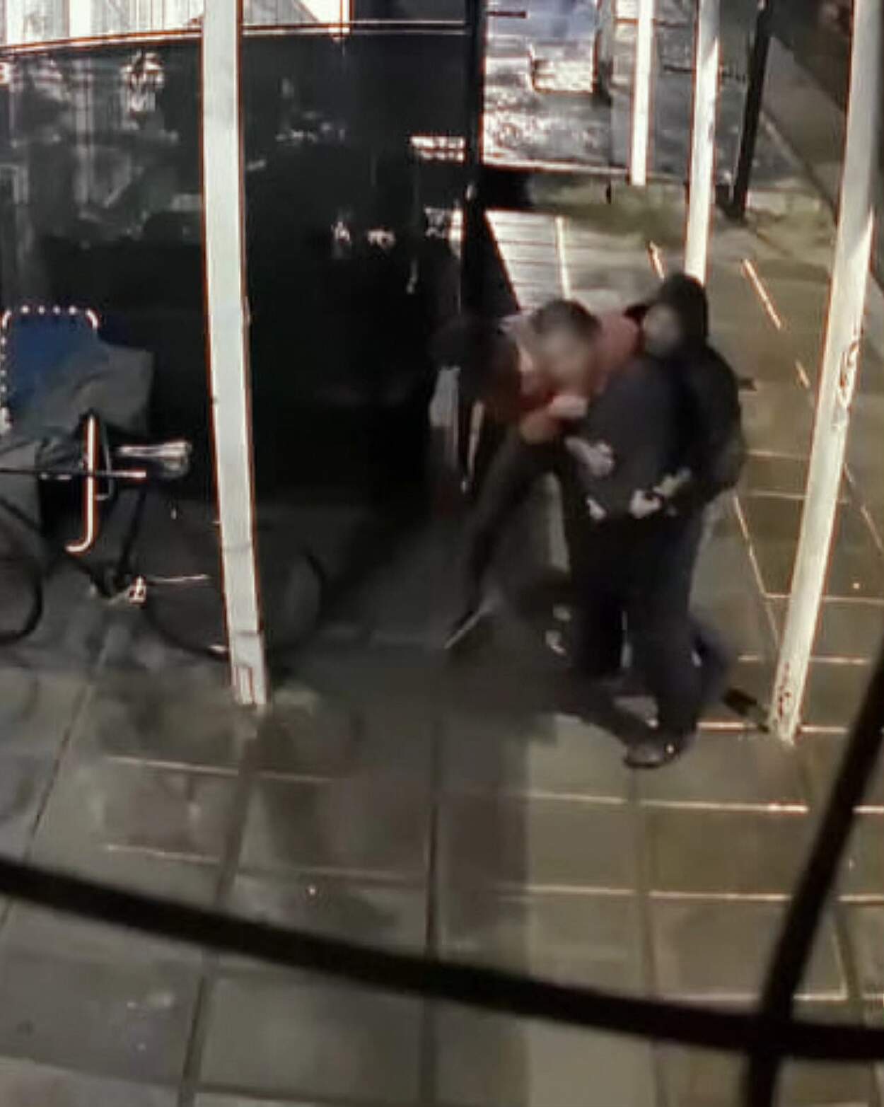 Detuvieron a uno de los autores del ataque al sereno de un comercio de Posadas 3 Detuvieron a uno de los autores del ataque al sereno de un comercio de Posadas imagen-2