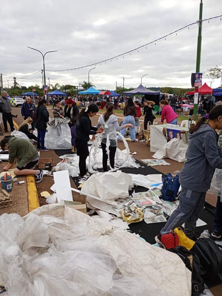 Garupá vivió una innovadora "batalla de moda reciclada" imagen-44