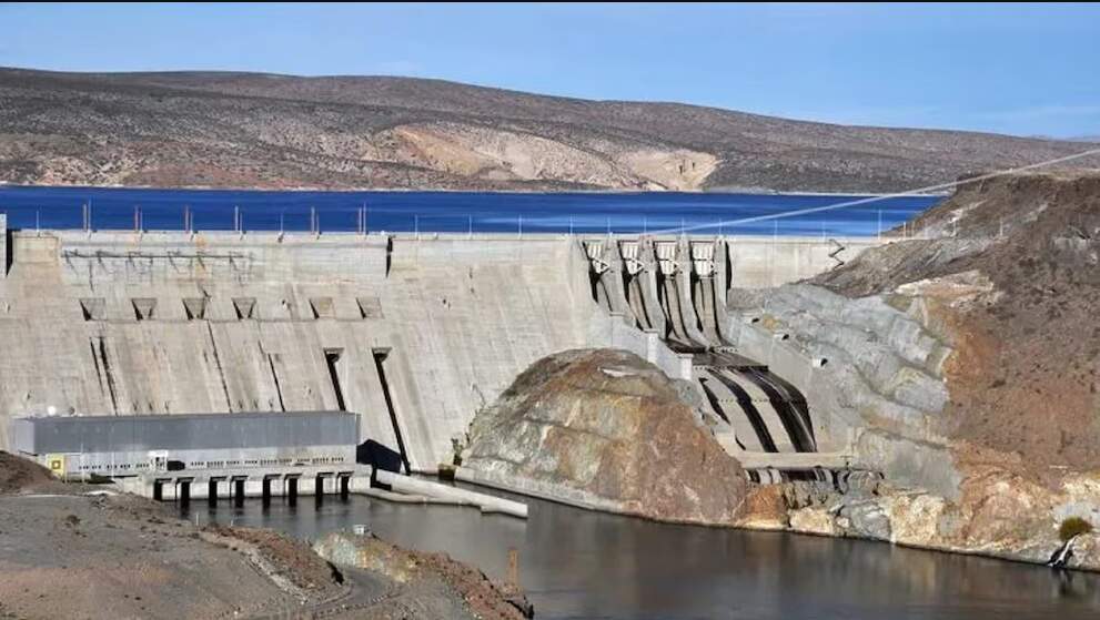 El Gobierno espera recibir USD 500 millones por la privatización de las represas del Comahue El Gobierno espera recibir USD 500 millones por la privatización de las represas del Comahue imagen-1