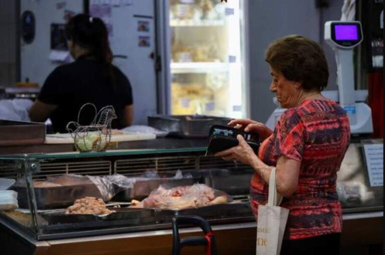 Salarios: según el Gobierno, en los últimos tres meses cayó el poder de compra a pesar de la menor inflación imagen-29