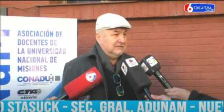 Con radio abierta, recolección de firmas y marcha, la UNaM se suma a la campaña nacional por el financiamiento universitario imagen-6