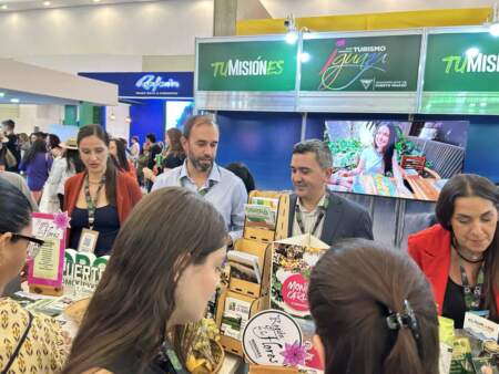 Misiones participó en la 20ª edición del Festival das Cataratas y reforzó su compromiso con el turismo sostenible, la innovación y la integración regional imagen-7