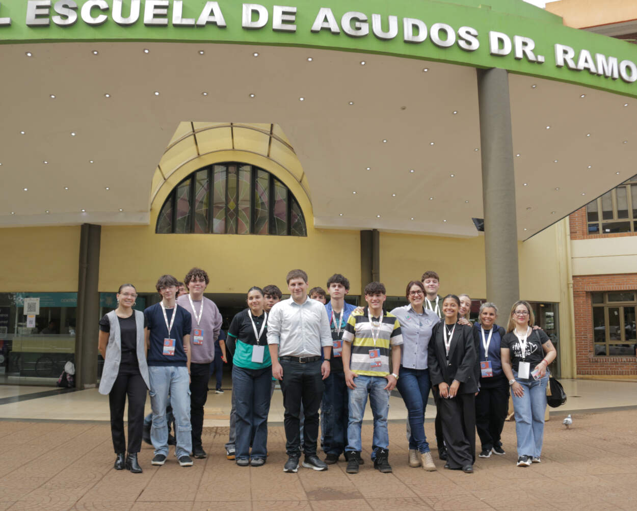 Jóvenes líderes misioneros visitaron el Hospital Madariaga en un intercambio de conocimiento y liderazgo imagen-12