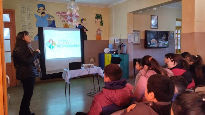 Juego Responsable llevó adelante talleres en Posadas y Los Helechos para concientizar sobre adicciones con y sin sustancias en jóvenes imagen-2