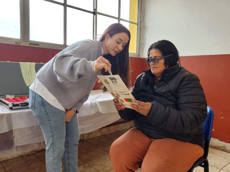 Vecinos de Guaraní accedieron a consultas, derivaciones y anteojos de Mirar Mejor imagen-24