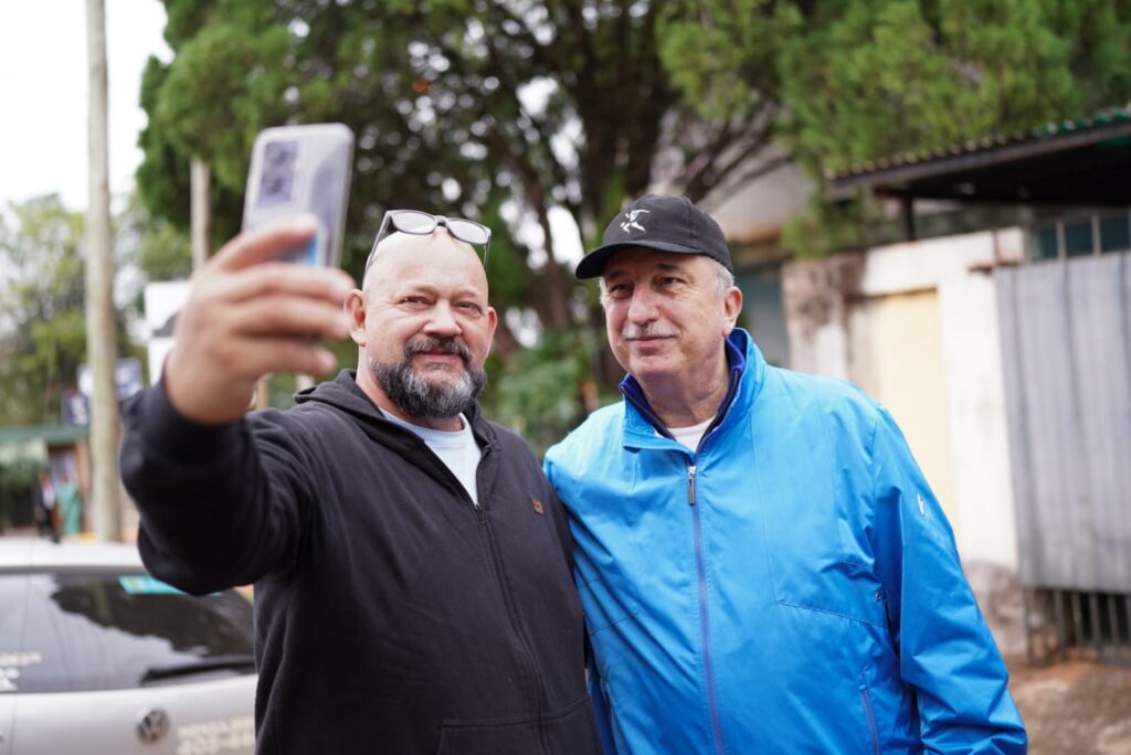Misiones Elige: Passalacqua votó en Oberá y llamó a los misioneros a "honrar la democracia ejerciendo el derecho al voto" 5 Misiones Elige: Passalacqua votó en Oberá y llamó a los misioneros a "honrar la democracia ejerciendo el derecho al voto" imagen-4