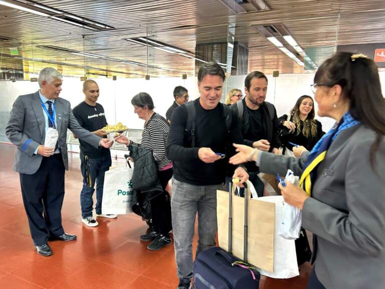 Se reactivó el vuelo directo Córdoba-Posadas y a los pasajeros los recibieron con chipitas artesanales imagen-30