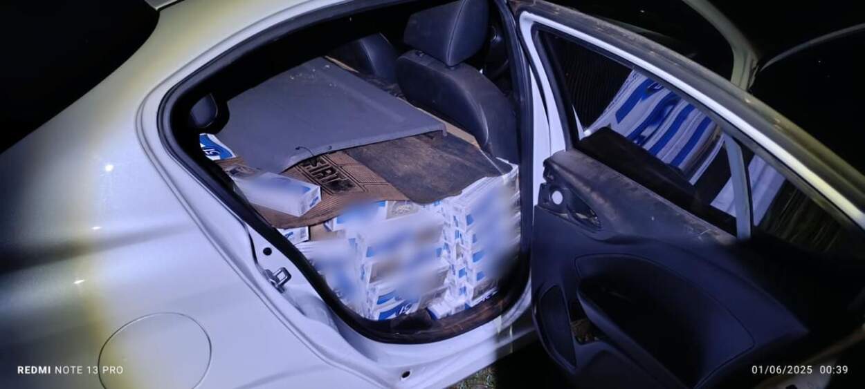 Incautaron un vehículo robado con una carga millonaria de cigarrillos ingresados de contrabando 5 Incautaron un vehículo robado con una carga millonaria de cigarrillos ingresados de contrabando imagen-4