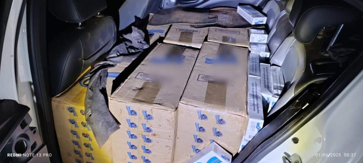 Incautaron un vehículo robado con una carga millonaria de cigarrillos ingresados de contrabando 3 Incautaron un vehículo robado con una carga millonaria de cigarrillos ingresados de contrabando imagen-2