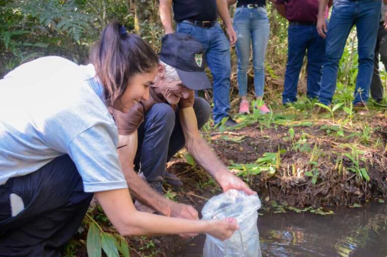El programa “Criar Para Conservar” entregó cerca de 7.500 alevines a más de 150 productores de la provincia durante sus primeros dos meses imagen-9