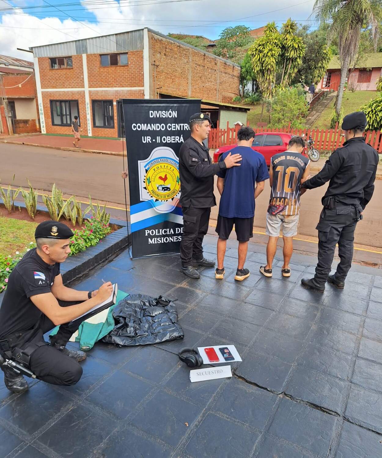 Seis ladrones arrestados y múltiples incautaciones: la Policía desactivó robos en Oberá, Posadas, El Alcázar y San Antonio 7 Seis ladrones arrestados y múltiples incautaciones: la Policía desactivó robos en Oberá, Posadas, El Alcázar y San Antonio imagen-6