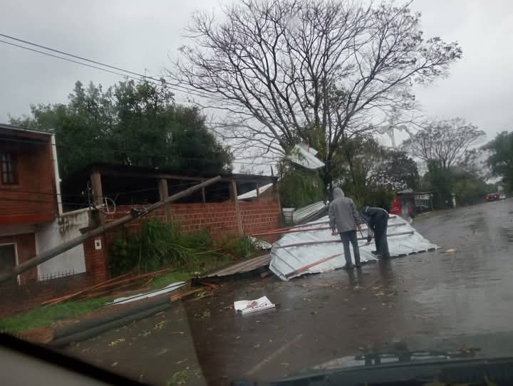 Temporal: Energía de Misiones refuerza cuadrillas para atender los daños en Puerto Iguazú 7 Temporal: Energía de Misiones refuerza cuadrillas para atender los daños en Puerto Iguazú imagen-6