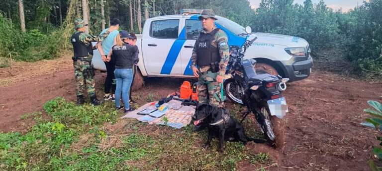 Prefectura evitó una maniobra de narcotráfico y detuvo a dos personas imagen-8