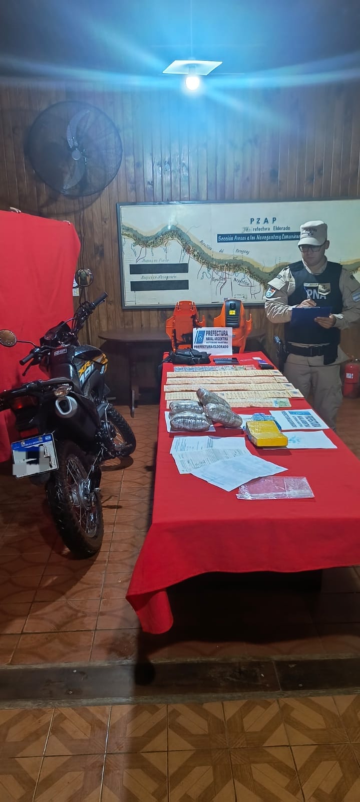 Prefectura evitó una maniobra de narcotráfico y detuvo a dos personas 5 Prefectura evitó una maniobra de narcotráfico y detuvo a dos personas imagen-4