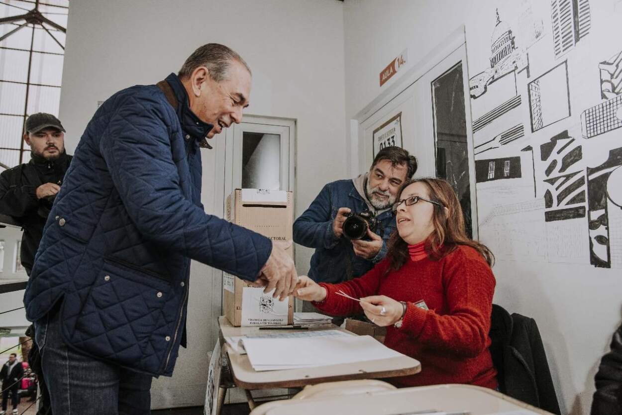 Elecciones 8J: Votó el intendente Stelatto e instó a los electores "a cumplir con ese deber ciudadano" imagen-6
