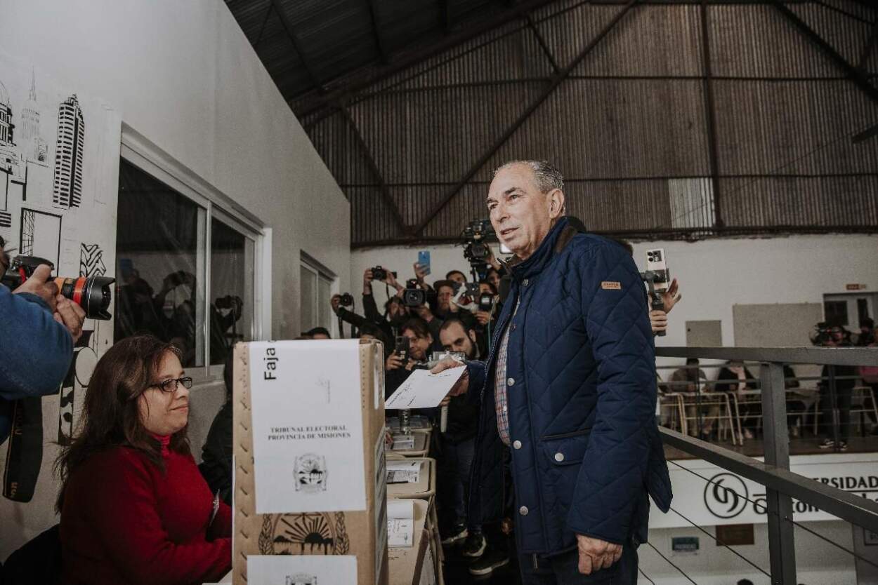 Elecciones 8J: Votó el intendente Stelatto e instó a los electores "a cumplir con ese deber ciudadano" imagen-4