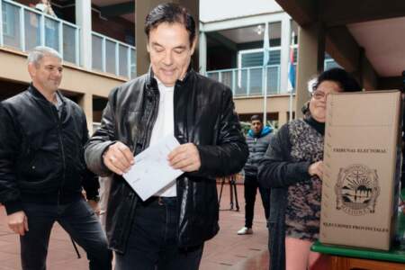 Misiones Elige: Carlos Rovira votó temprano rompiendo su tradición, en una jornada electoral tranquila imagen-8
