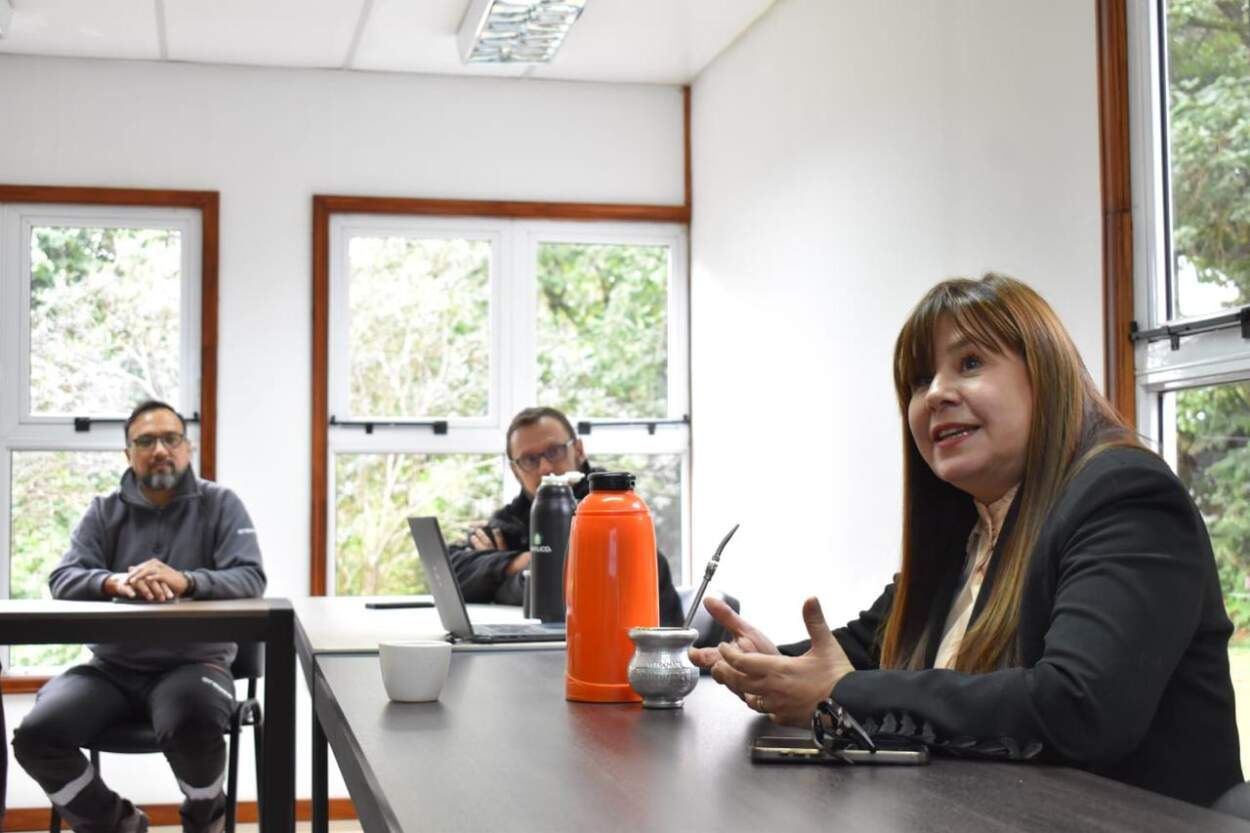 Trabajo impulsa y acompaña la inclusión laboral junto a empresa foresto-industrial en Puerto Piray 3 Trabajo impulsa y acompaña la inclusión laboral junto a empresa foresto-industrial en Puerto Piray imagen-2