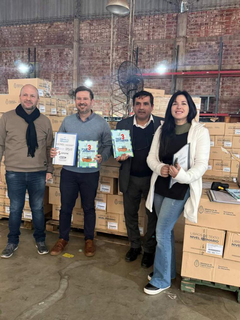 Misiones distribuye libros escolares de Lengua y Matemática imagen-15