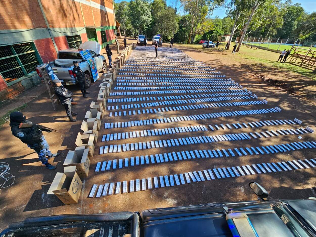 Andresito: Interceptaron una camioneta robada con más de $82 millones en cigarrillos de contrabando Andresito: Interceptaron una camioneta robada con más de $82 millones en cigarrillos de contrabando imagen-1