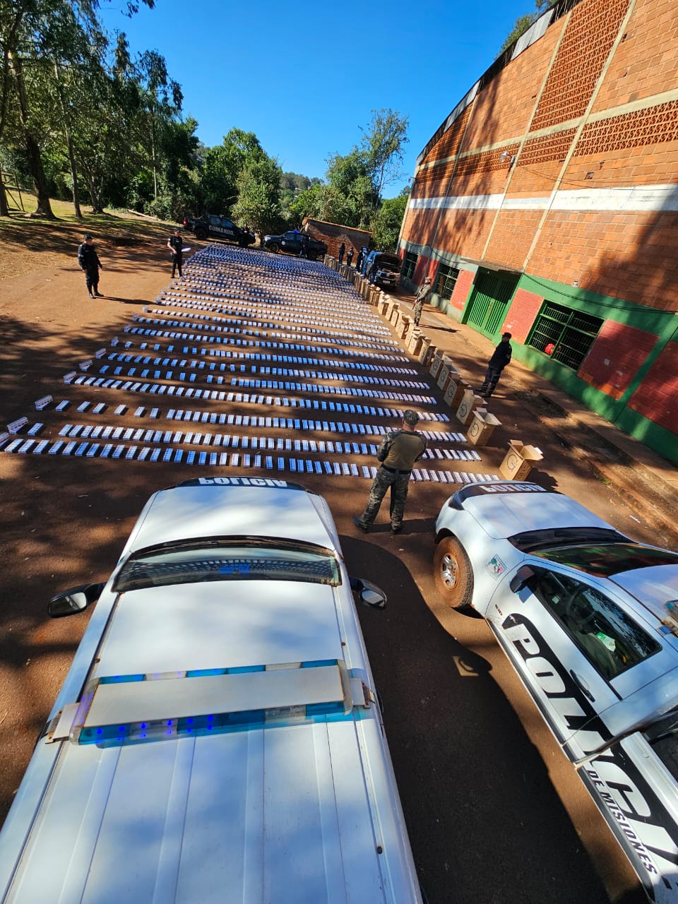 Andresito: Interceptaron una camioneta robada con más de $82 millones en cigarrillos de contrabando 3 Andresito: Interceptaron una camioneta robada con más de $82 millones en cigarrillos de contrabando imagen-2