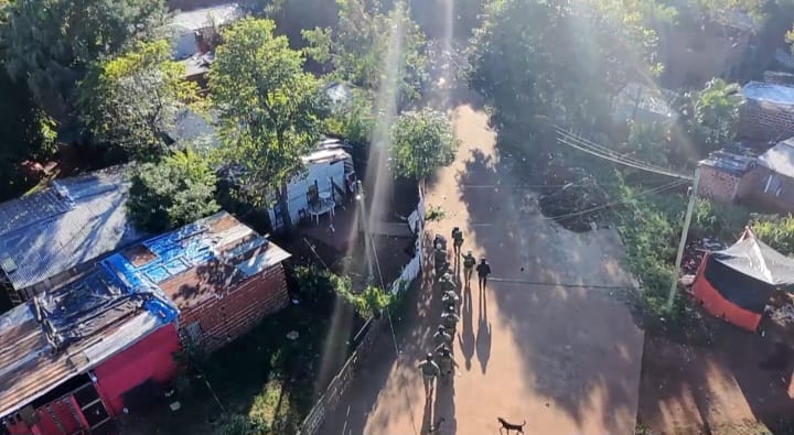 Operación "Blindaje": desmantelaron una red criminal con 20 allanamientos y 26 detenciones en Posadas 3 Operación "Blindaje": desmantelaron una red criminal con 20 allanamientos y 26 detenciones en Posadas imagen-2