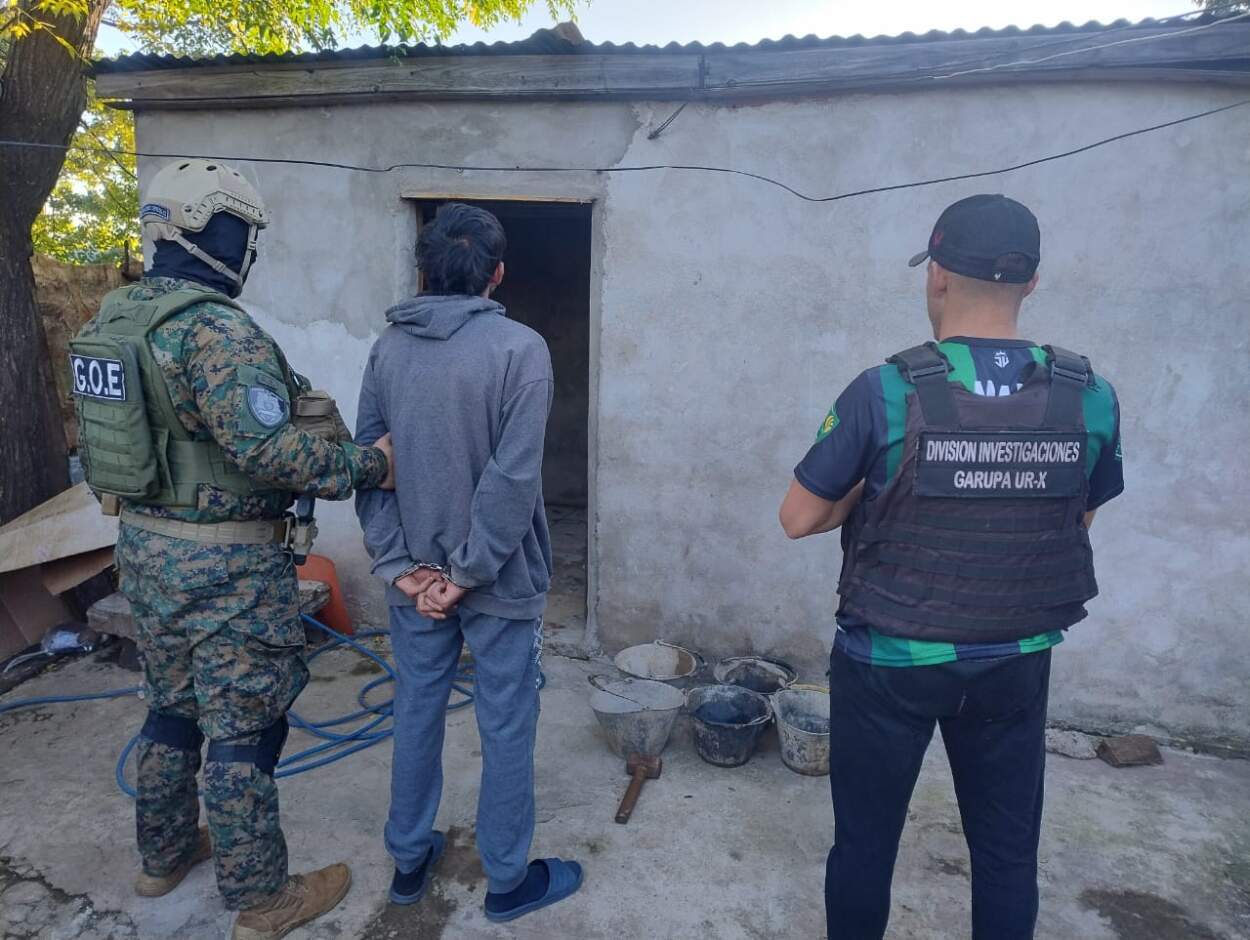 Operación "Blindaje": desmantelaron una red criminal con 20 allanamientos y 26 detenciones en Posadas 7 Operación "Blindaje": desmantelaron una red criminal con 20 allanamientos y 26 detenciones en Posadas imagen-6