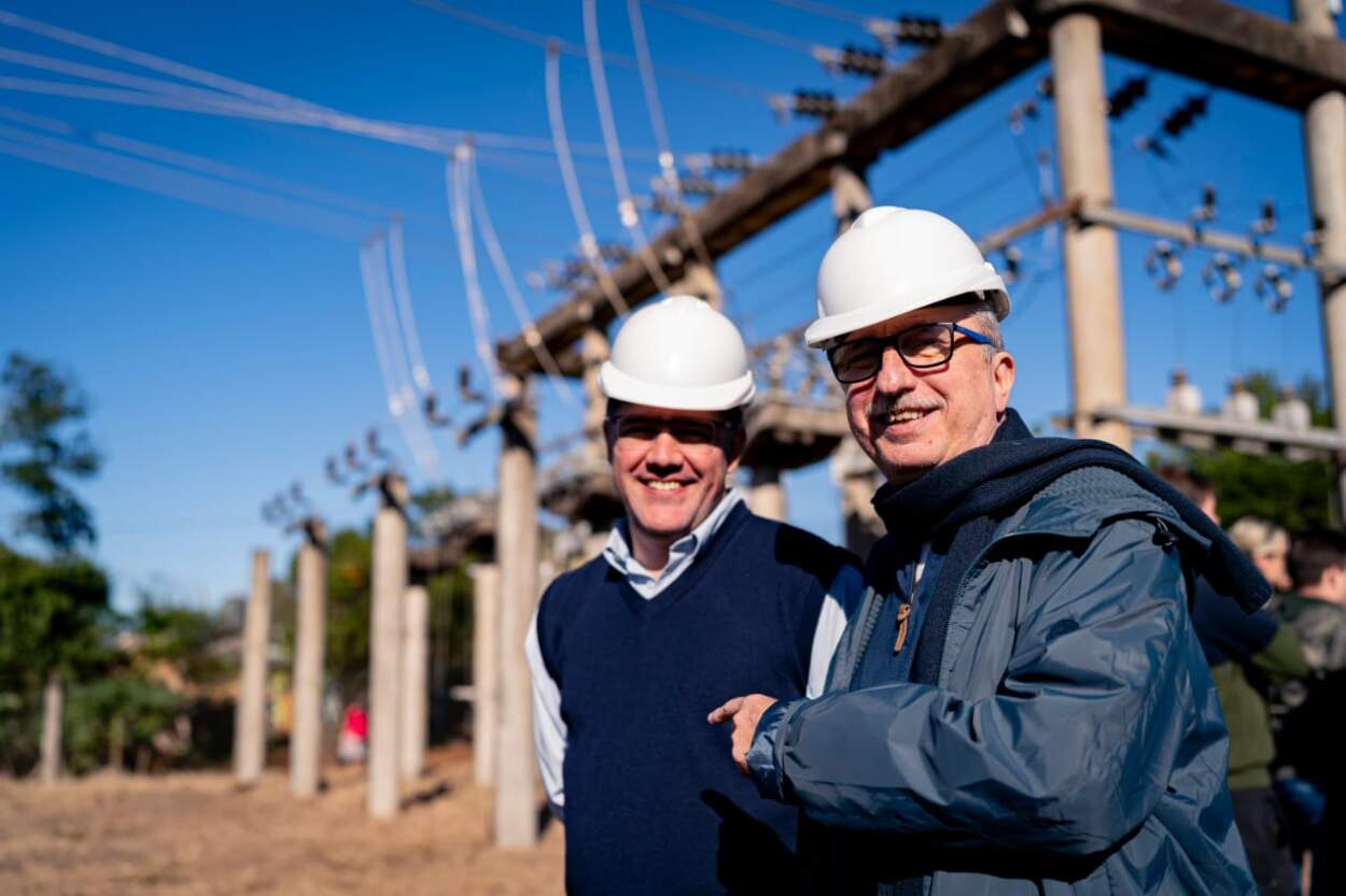 Passalacqua inauguró una nueva línea de media tensión que fortalece el abastecimiento energético en El Soberbio 3 Passalacqua inauguró una nueva línea de media tensión que fortalece el abastecimiento energético en El Soberbio imagen-2