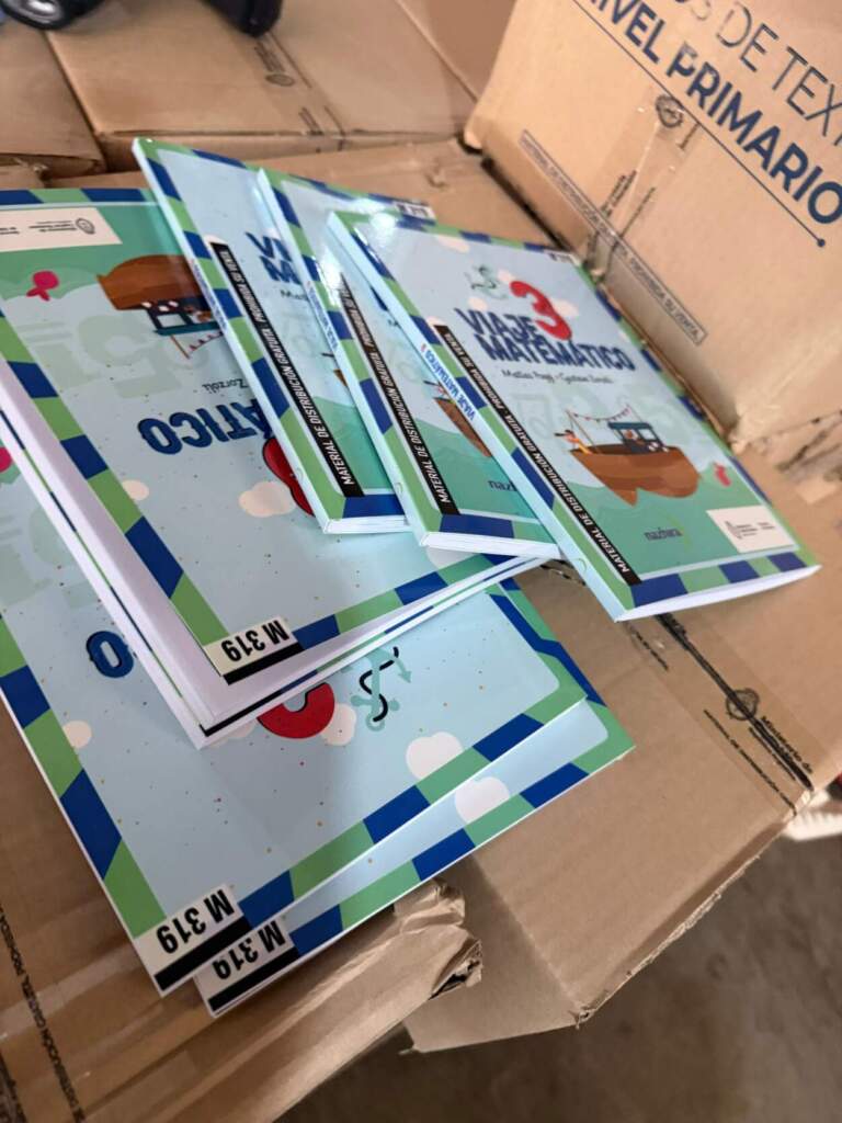 Más de 400 mil libros de Lengua y Matemática llegan a Escuelas de la provincia imagen-2