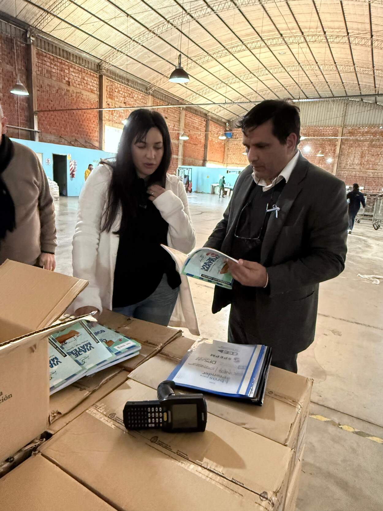 Más de 400 mil libros de Lengua y Matemática llegan a Escuelas de la provincia imagen-8