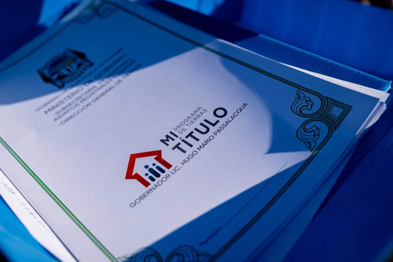 Passalacqua entregó más de 200 Títulos de propiedad a vecinos de Dos de Mayo 11 Passalacqua entregó más de 200 Títulos de propiedad a vecinos de Dos de Mayo imagen-10