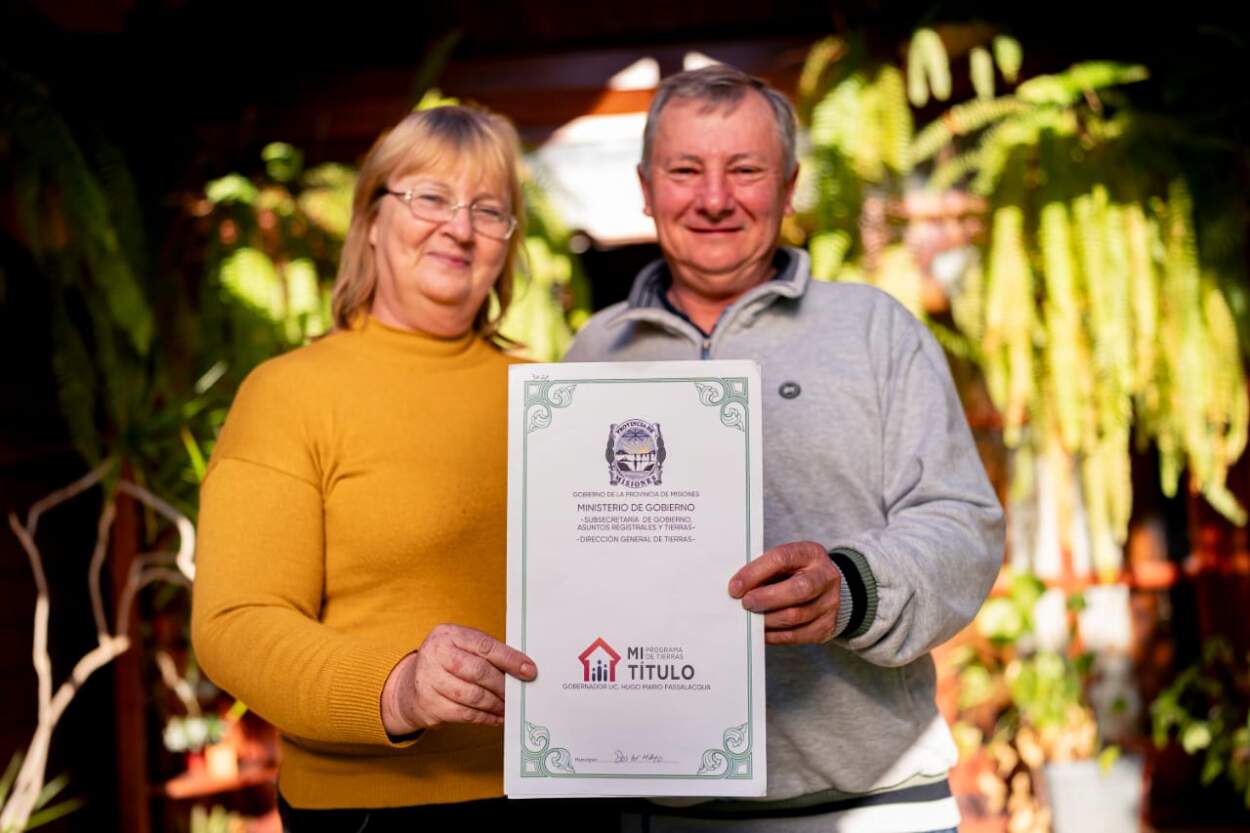 Passalacqua entregó más de 200 Títulos de propiedad a vecinos de Dos de Mayo 7 Passalacqua entregó más de 200 Títulos de propiedad a vecinos de Dos de Mayo imagen-6