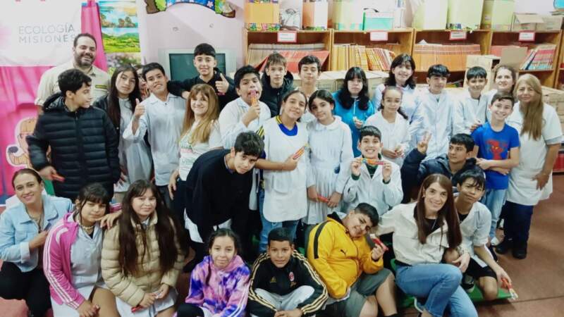 Prevención de incendios, charla informativa de Ecología en la Escuela Nº809 de Posadas 3 Prevención de incendios, charla informativa de Ecología en la Escuela Nº809 de Posadas imagen-2