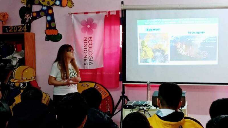 Prevención de incendios, charla informativa de Ecología en la Escuela Nº809 de Posadas 7 Prevención de incendios, charla informativa de Ecología en la Escuela Nº809 de Posadas imagen-6