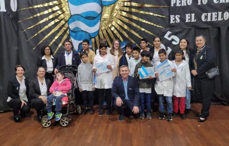 Campo Grande: “Nuestra bandera se refleja en el cielo y en nuestra patria con unos valores grandísimos”, dijo el intendente Sartori imagen-14